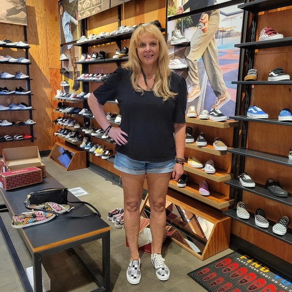 Meet your Posher, Sheri - Picture 8 of 8